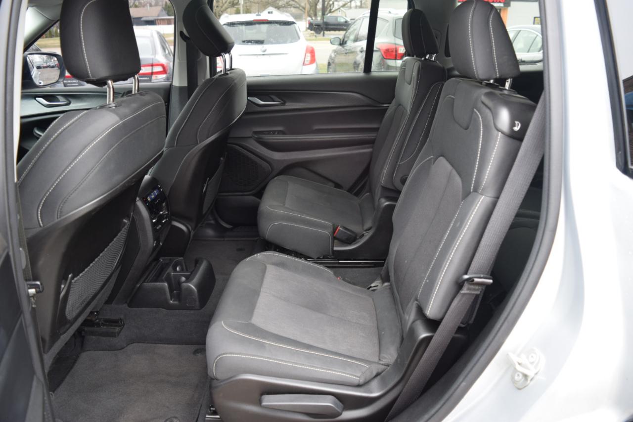 Jeep Grand Cherokee L Laredo 4x4 2023