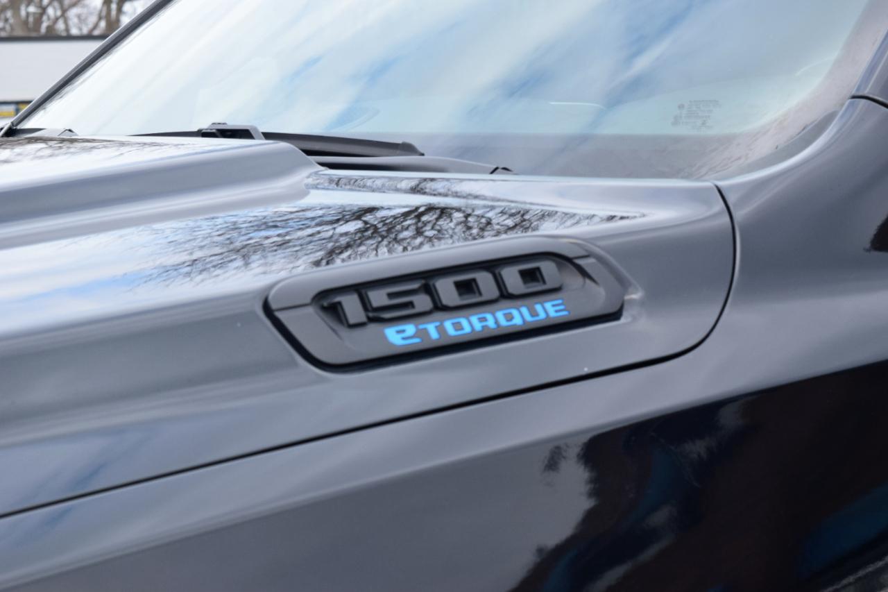 RAM 1500 Big Horn 4x4 Quad Cab 6'4" Box 2021