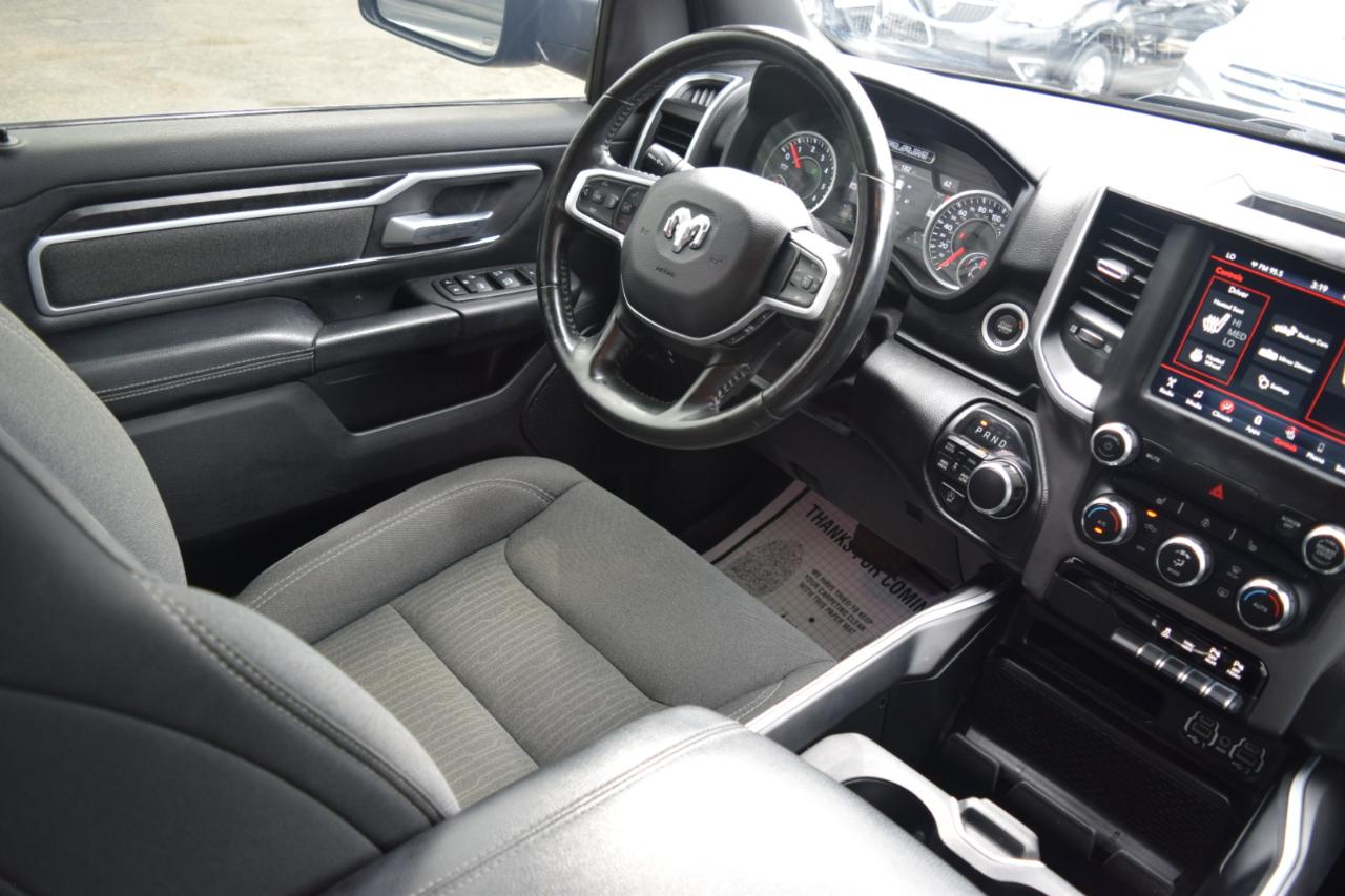 RAM 1500 Big Horn 4x4 Quad Cab 6'4" Box 2021