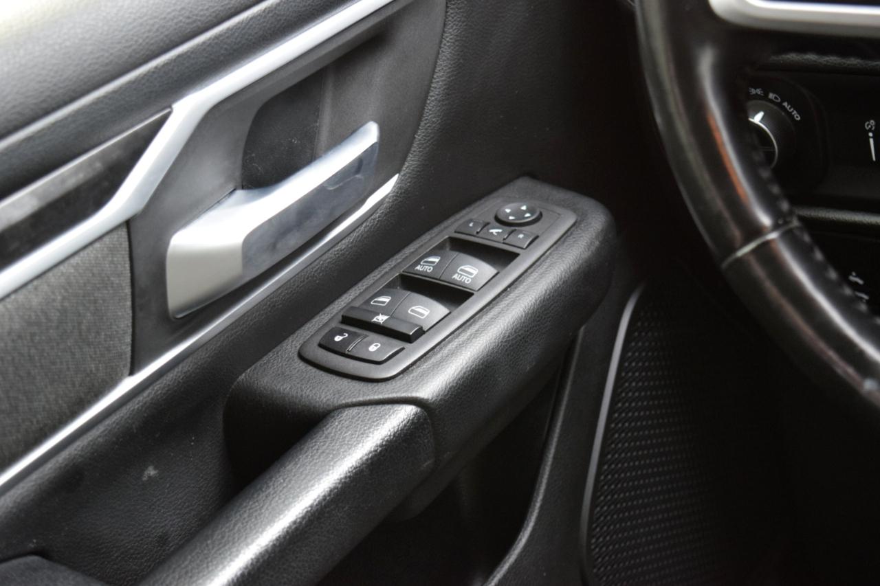 RAM 1500 Big Horn 4x4 Quad Cab 6'4" Box 2021