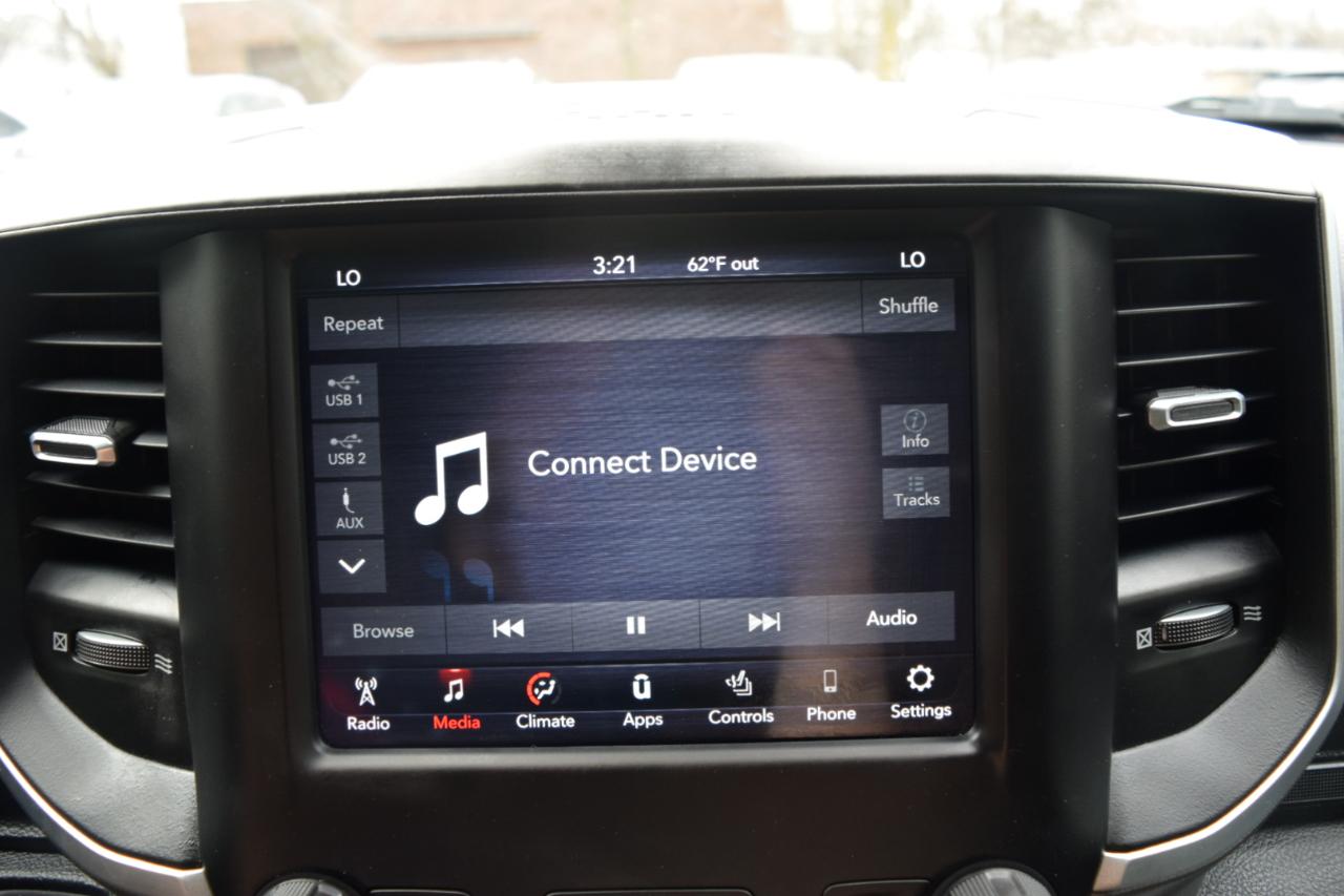 RAM 1500 Big Horn 4x4 Quad Cab 6'4" Box 2021