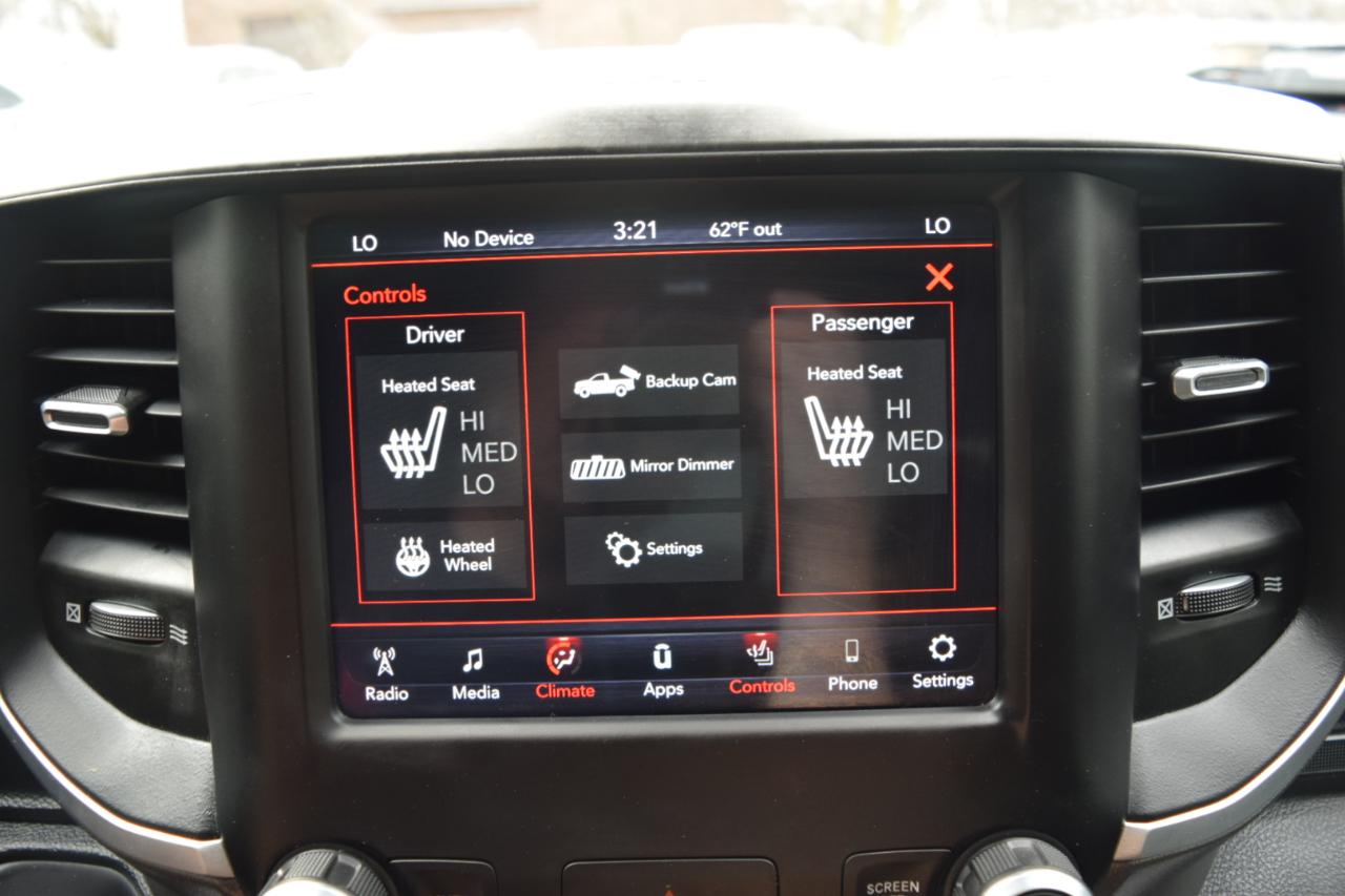 RAM 1500 Big Horn 4x4 Quad Cab 6'4" Box 2021