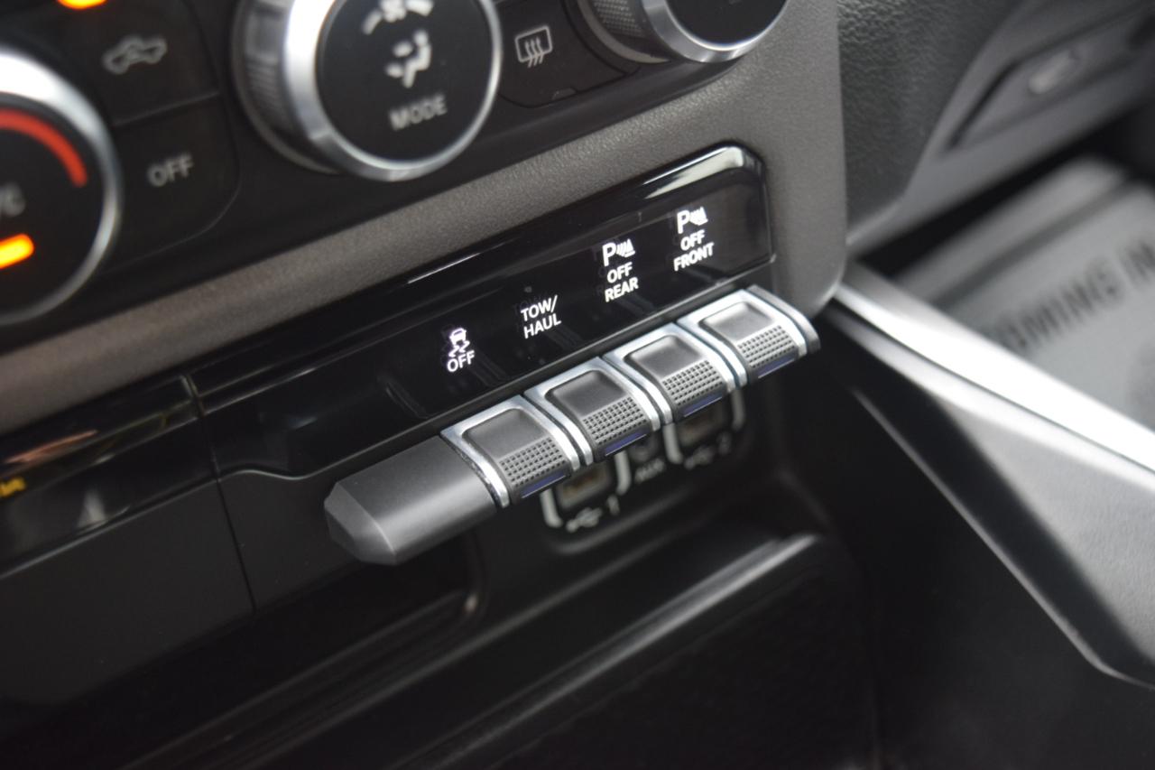 RAM 1500 Big Horn 4x4 Quad Cab 6'4" Box 2021