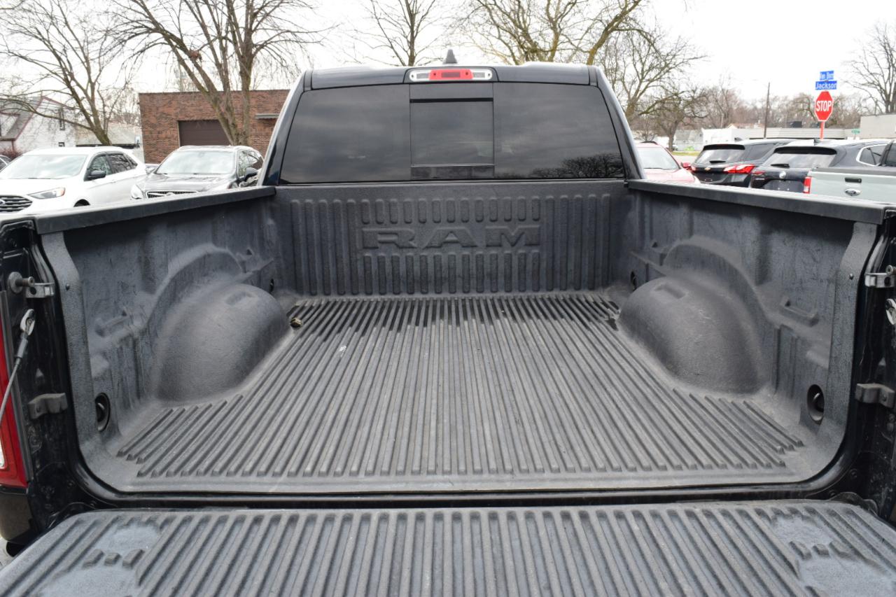 RAM 1500 Big Horn 4x4 Quad Cab 6'4" Box 2021