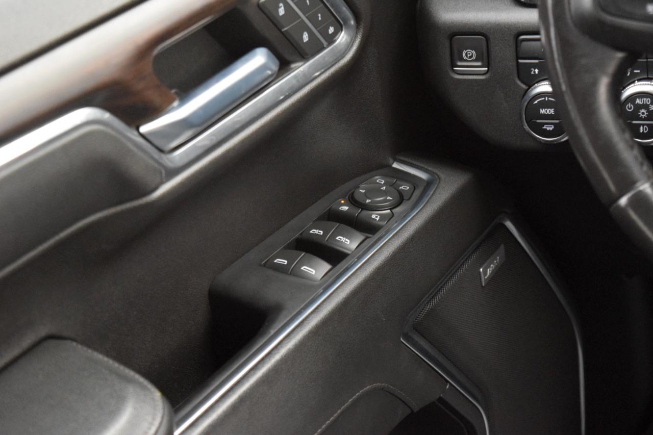 GMC Sierra 1500 4WD Crew Cab 147" SLT 2022