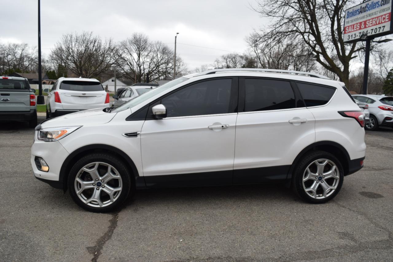 Ford Escape Titanium 4WD 2017