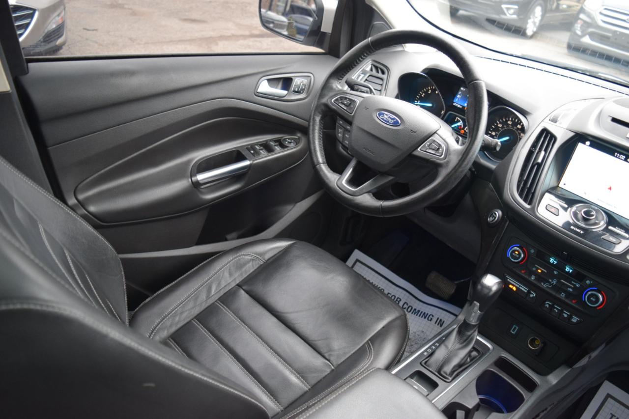 Ford Escape Titanium 4WD 2017