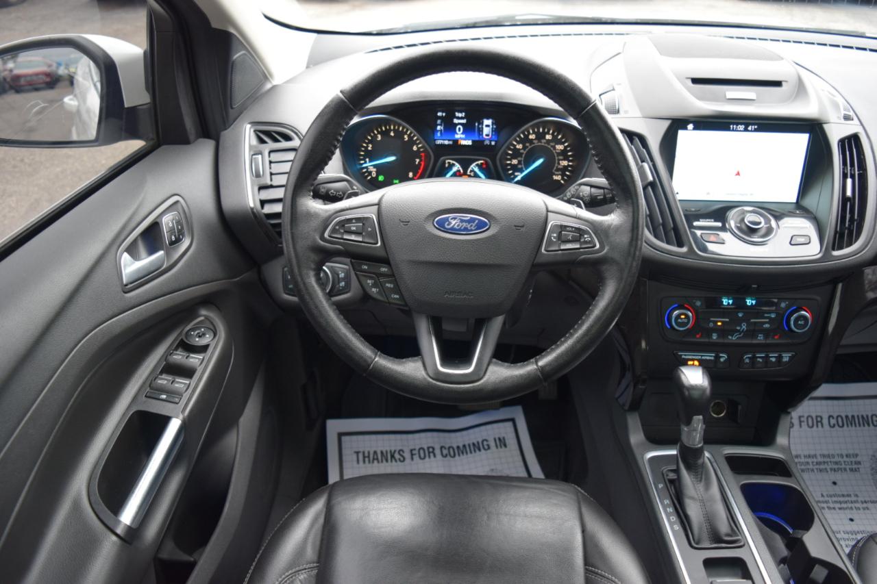 Ford Escape Titanium 4WD 2017