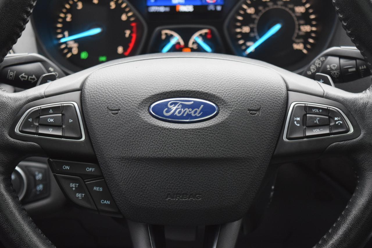 Ford Escape Titanium 4WD 2017