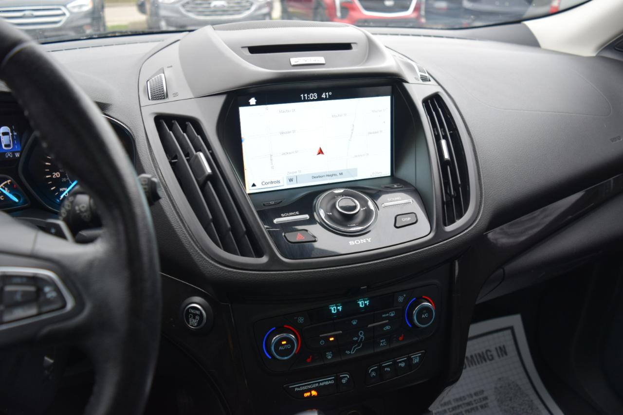 Ford Escape Titanium 4WD 2017