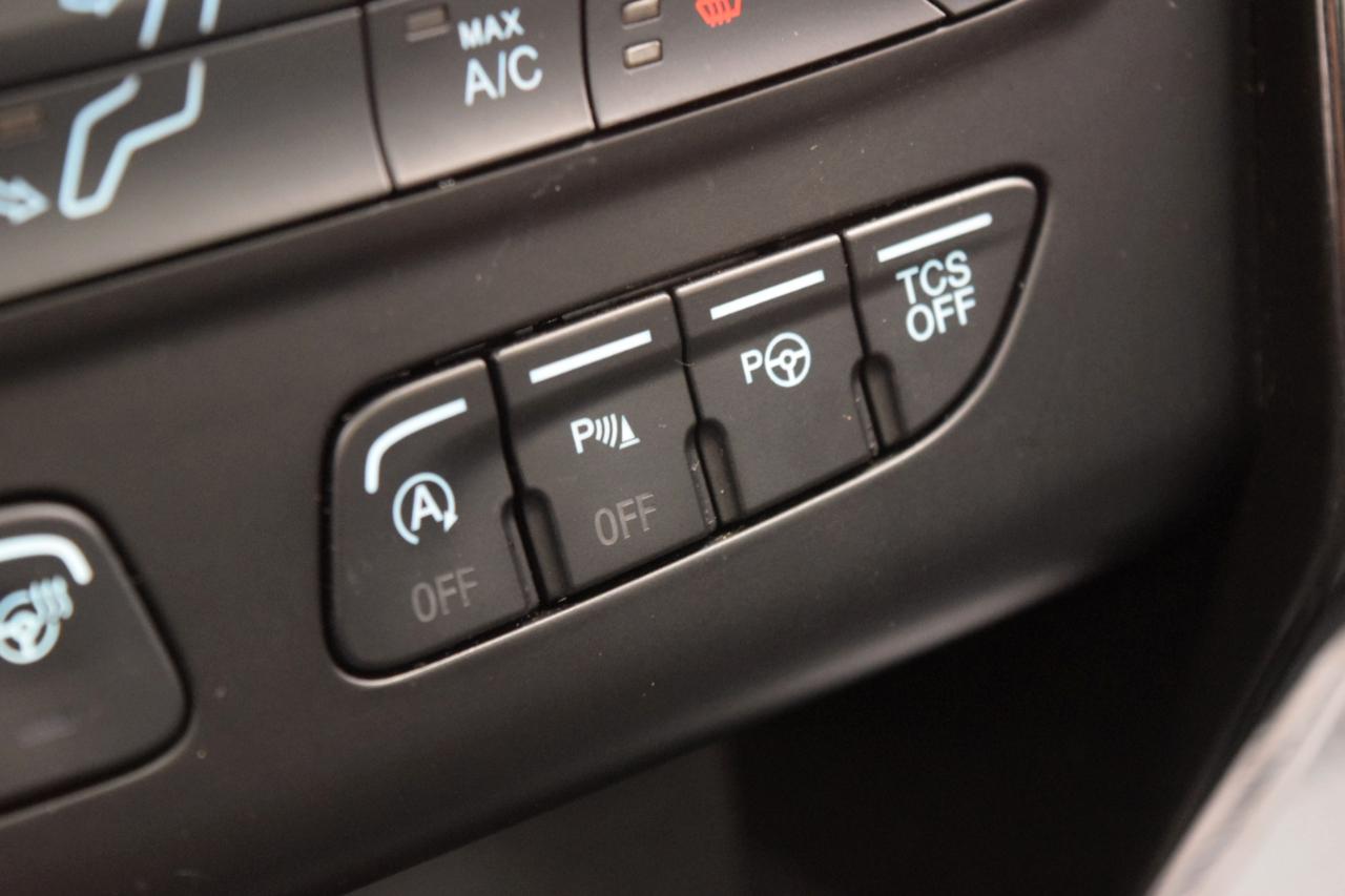 Ford Escape Titanium 4WD 2017