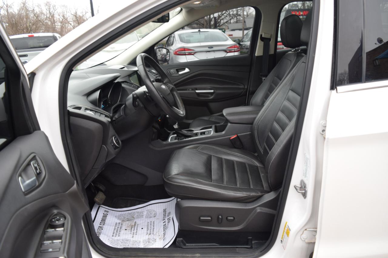 Ford Escape Titanium 4WD 2017