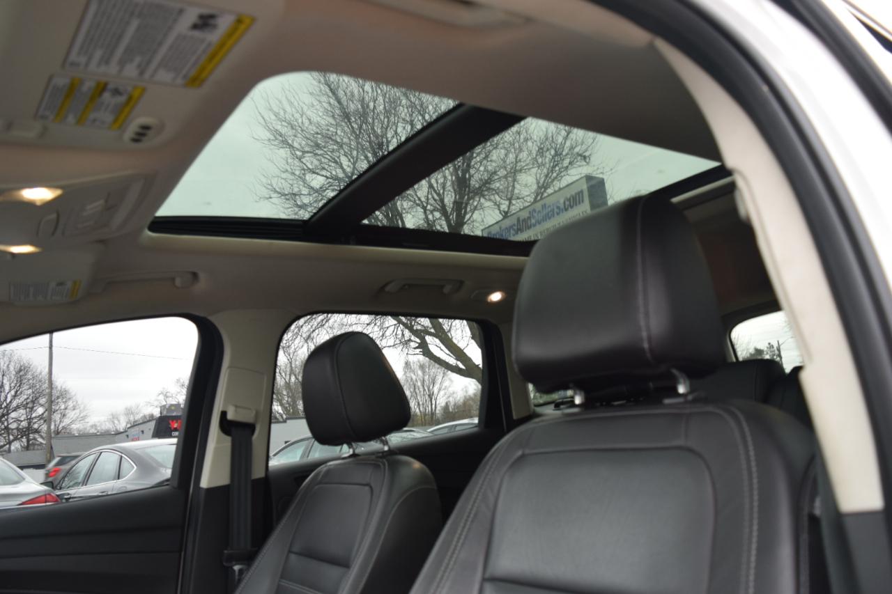 Ford Escape Titanium 4WD 2017