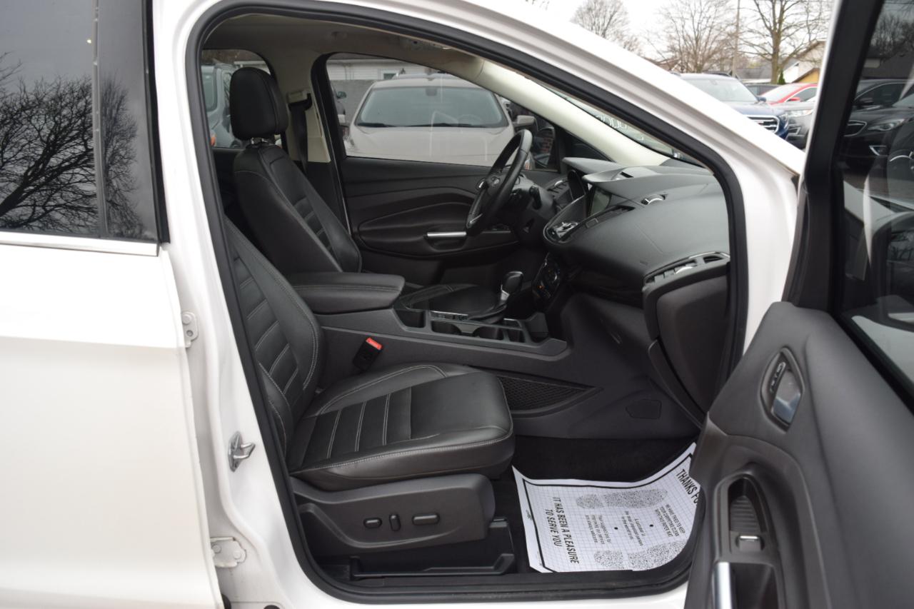 Ford Escape Titanium 4WD 2017