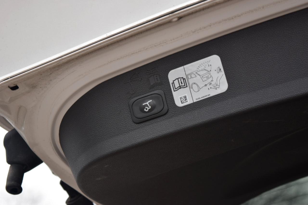 Ford Escape Titanium 4WD 2017