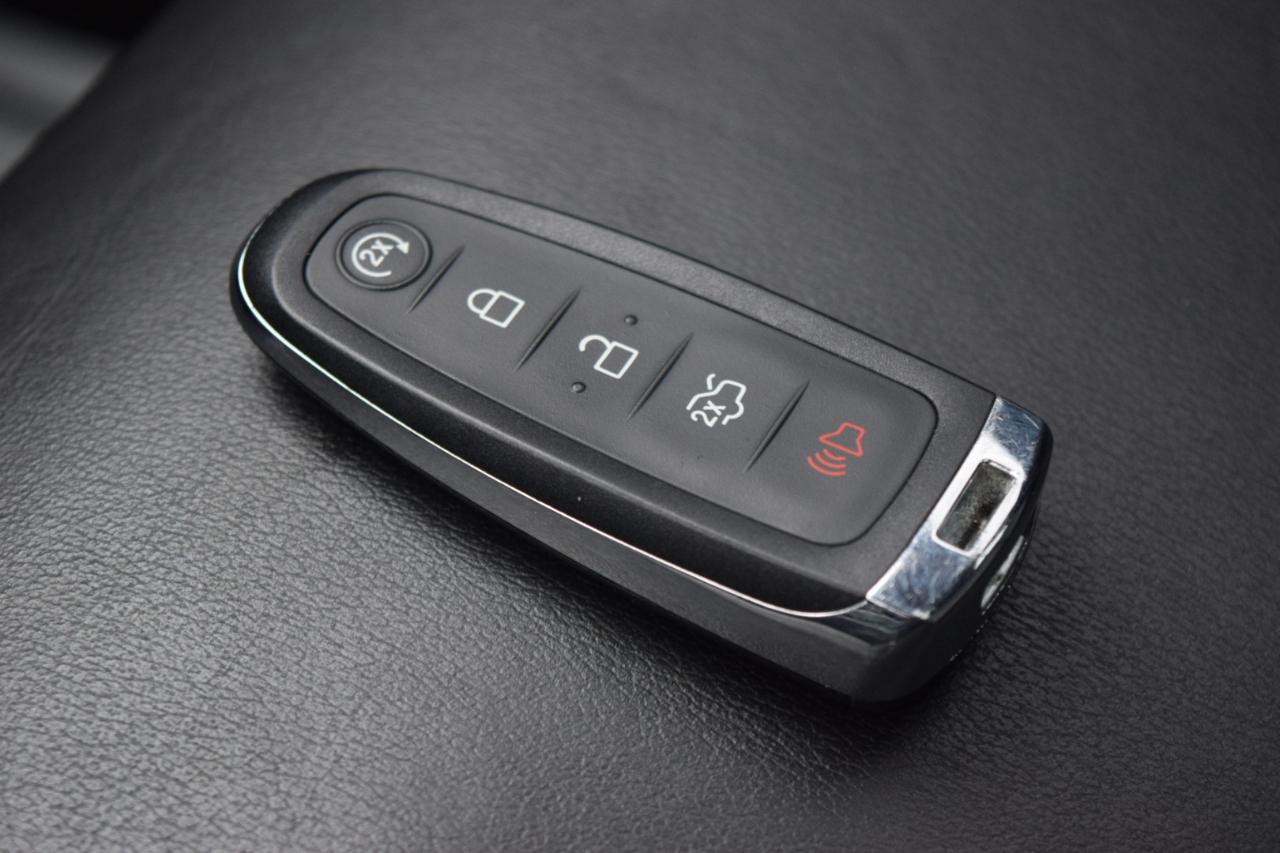 Ford Escape Titanium 4WD 2017