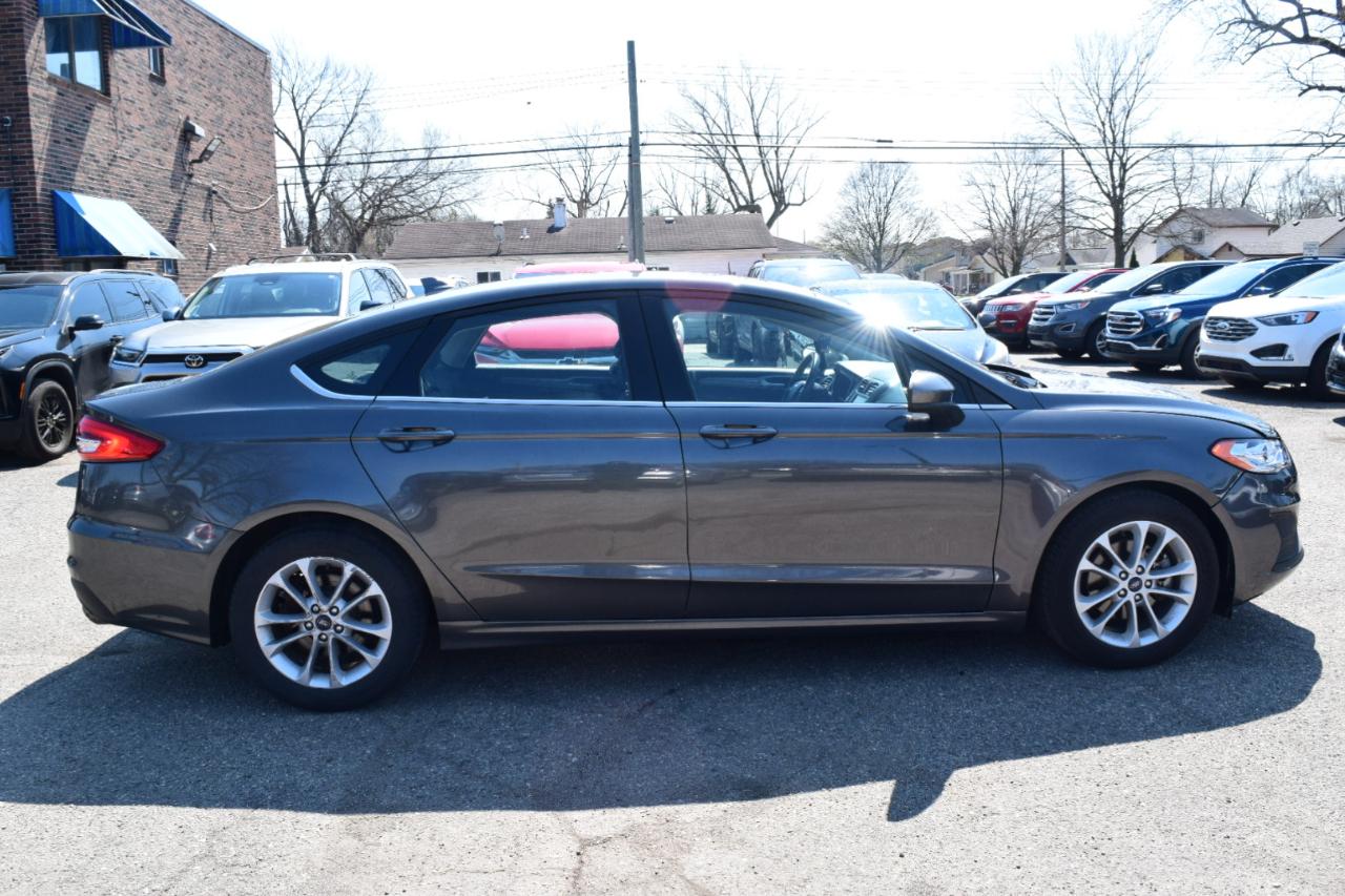 Ford Fusion SE FWD 2020