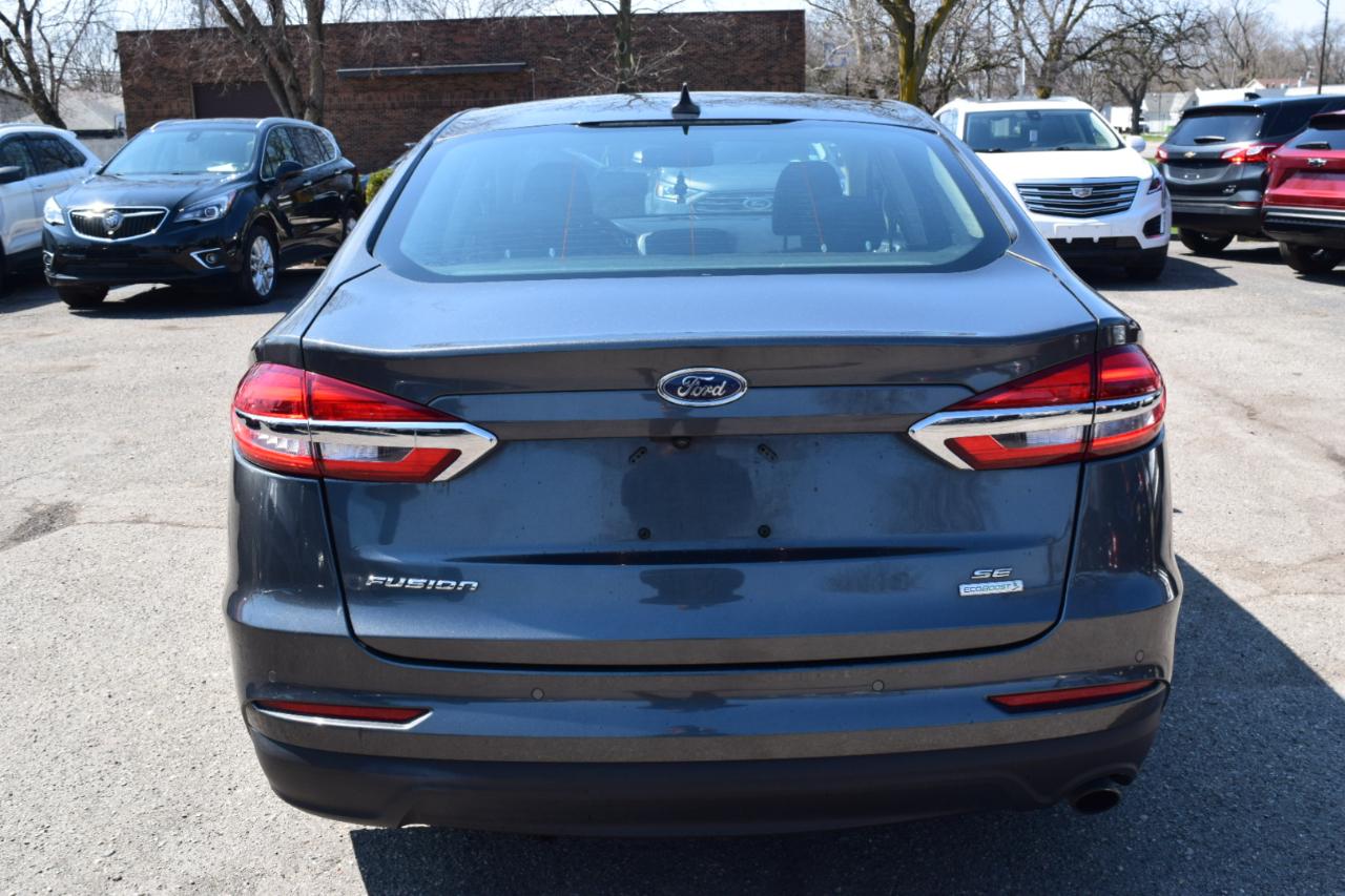 Ford Fusion SE FWD 2020