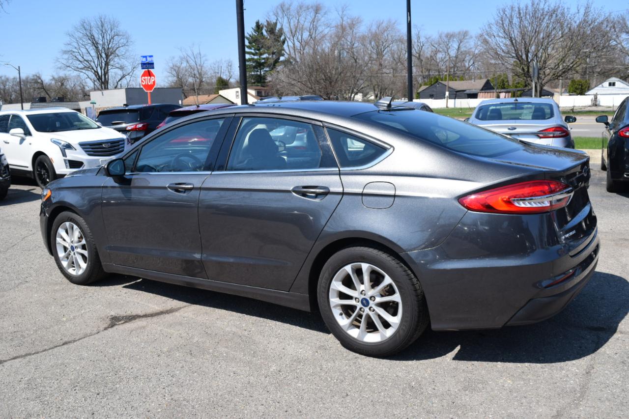 Ford Fusion SE FWD 2020