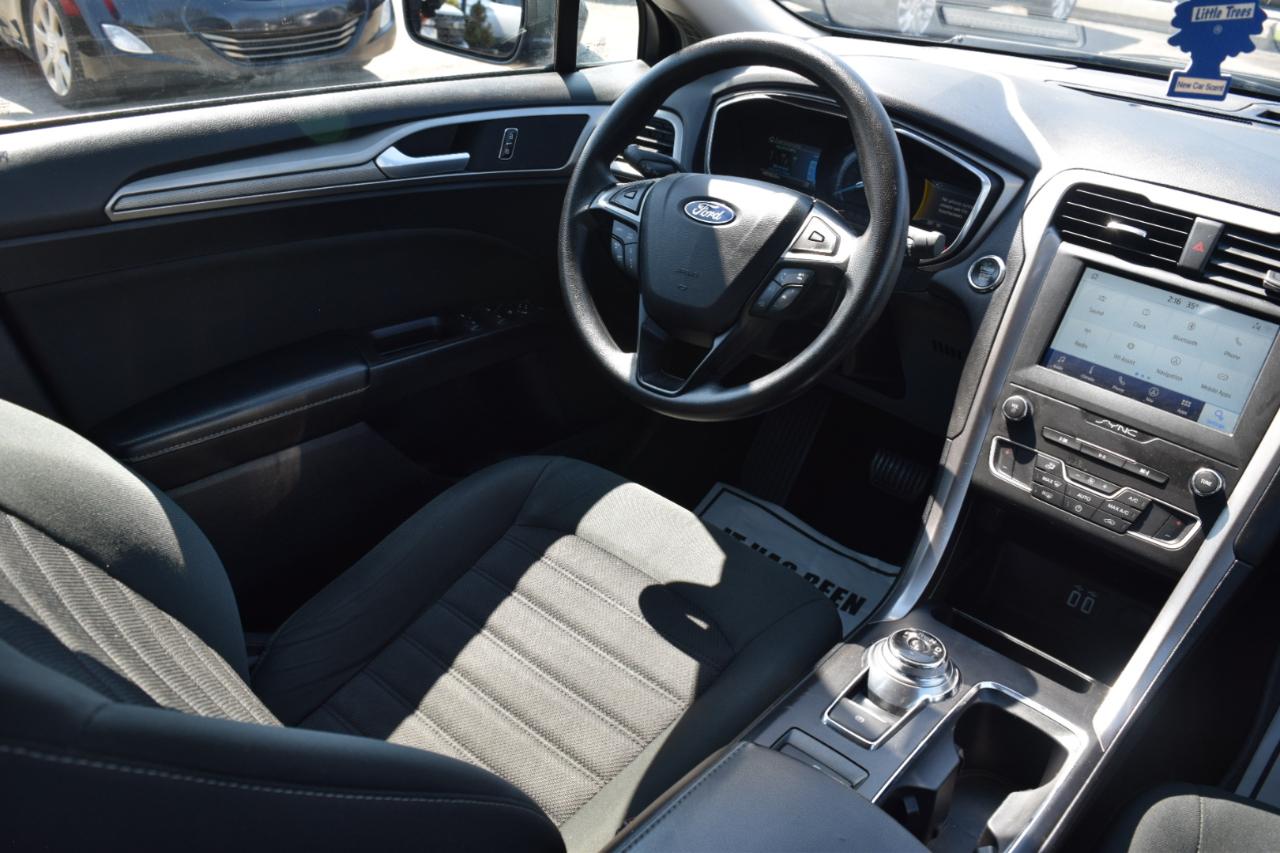 Ford Fusion SE FWD 2020