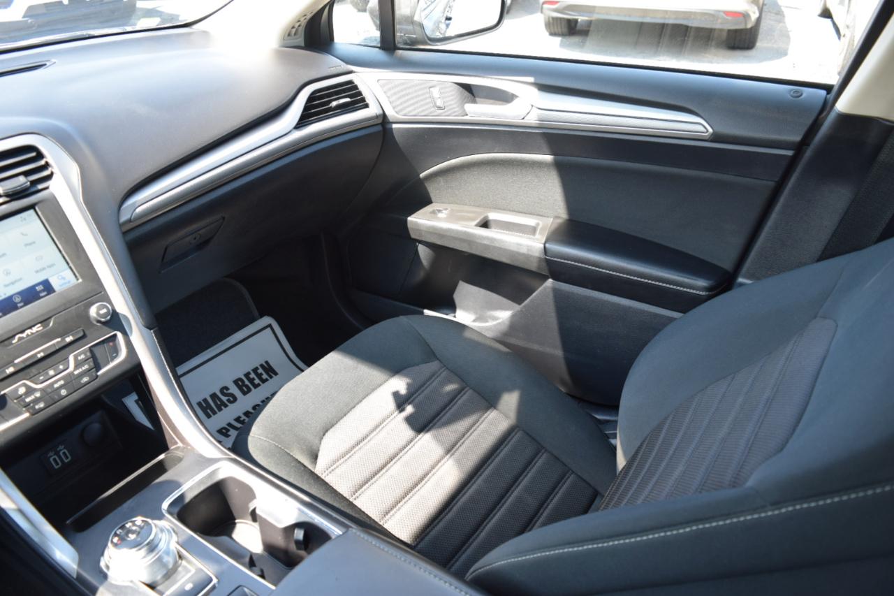 Ford Fusion SE FWD 2020