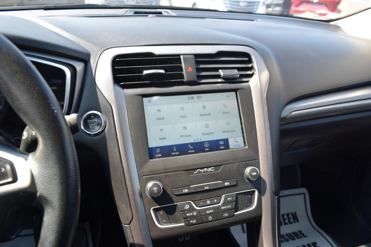 Ford Fusion SE FWD 2020