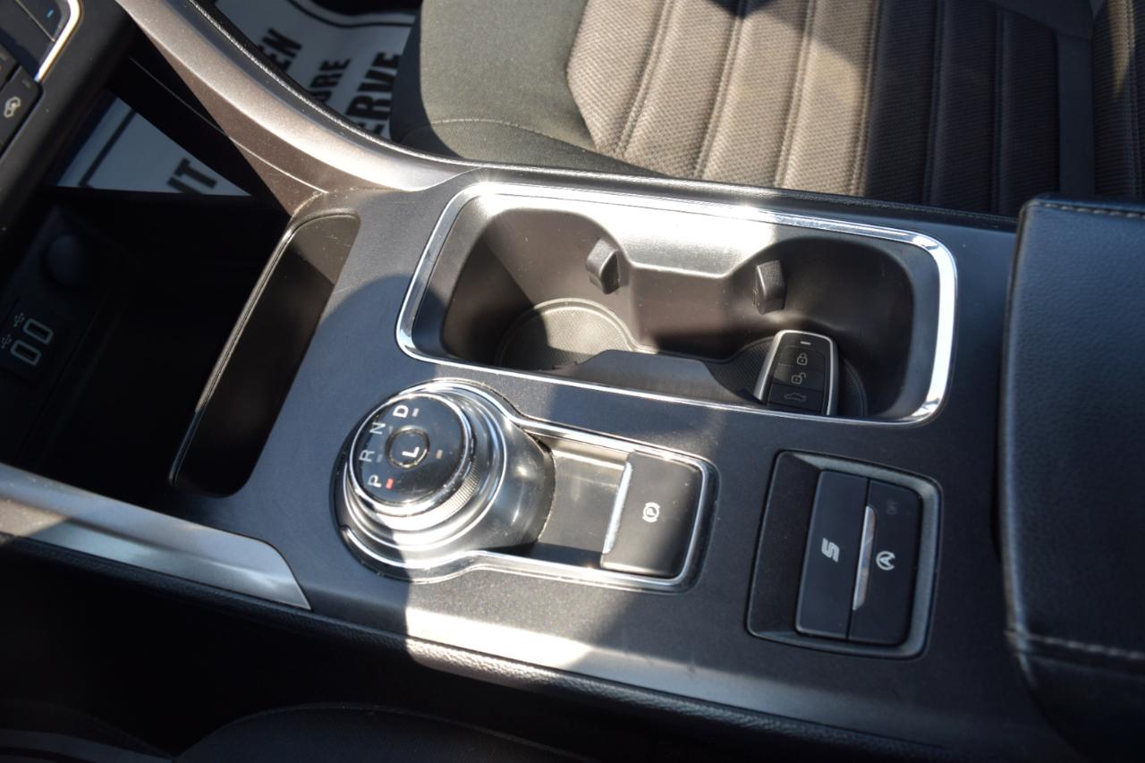 Ford Fusion SE FWD 2020