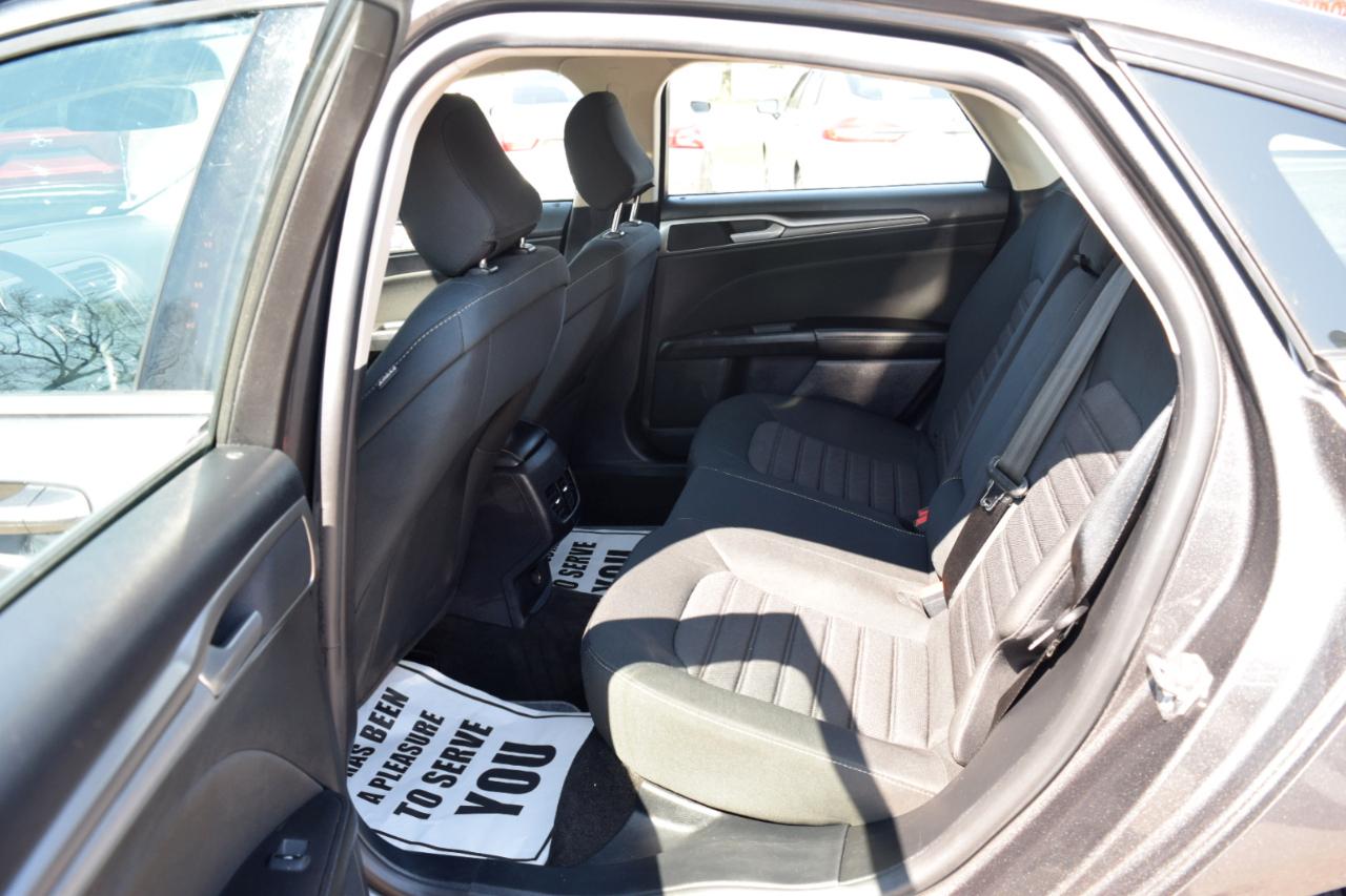 Ford Fusion SE FWD 2020