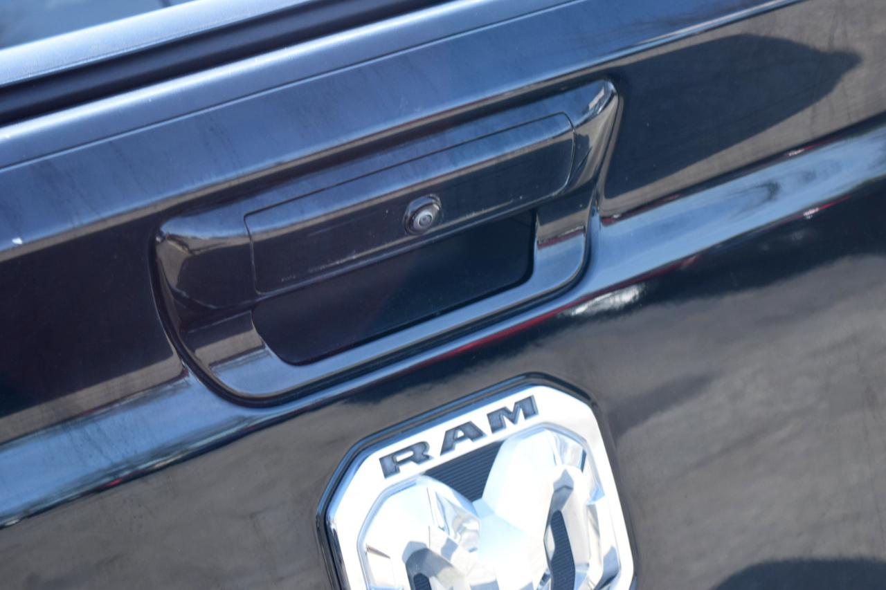 RAM 1500 Laramie 4x4 Crew Cab 5'7" Box 2023