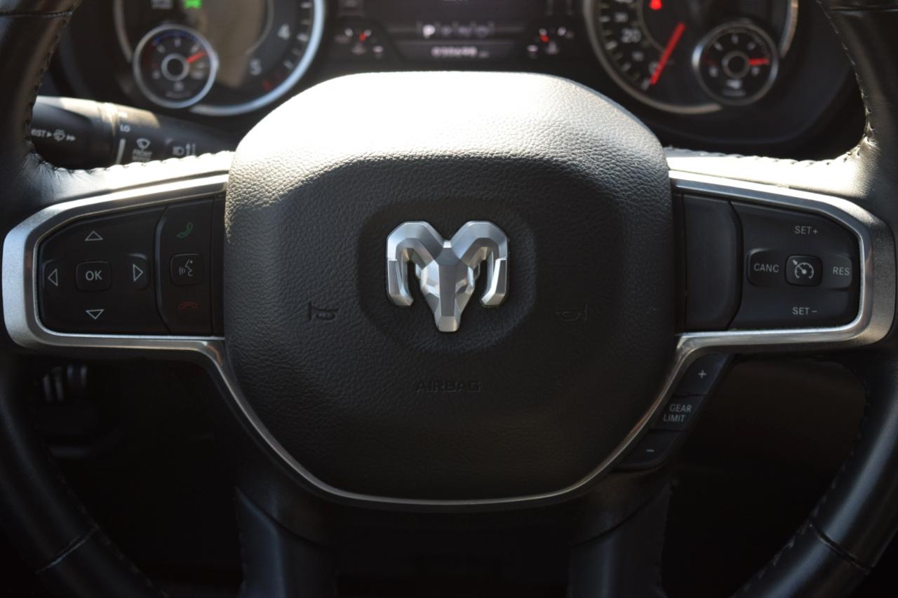 RAM 1500 Laramie 4x4 Crew Cab 5'7" Box 2023