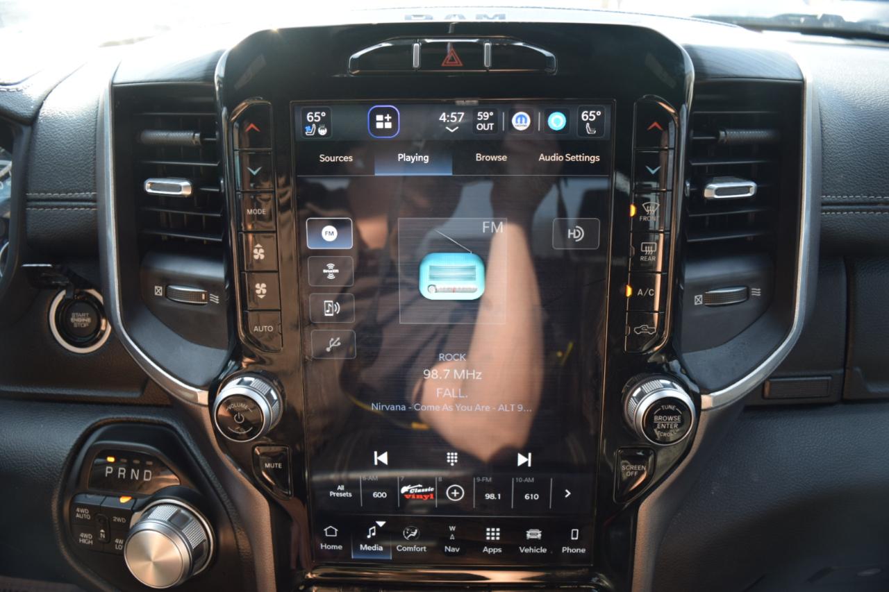 RAM 1500 Laramie 4x4 Crew Cab 5'7" Box 2023