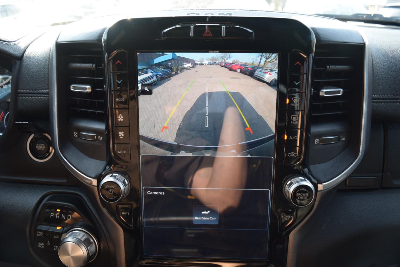 RAM 1500 Laramie 4x4 Crew Cab 5'7" Box 2023