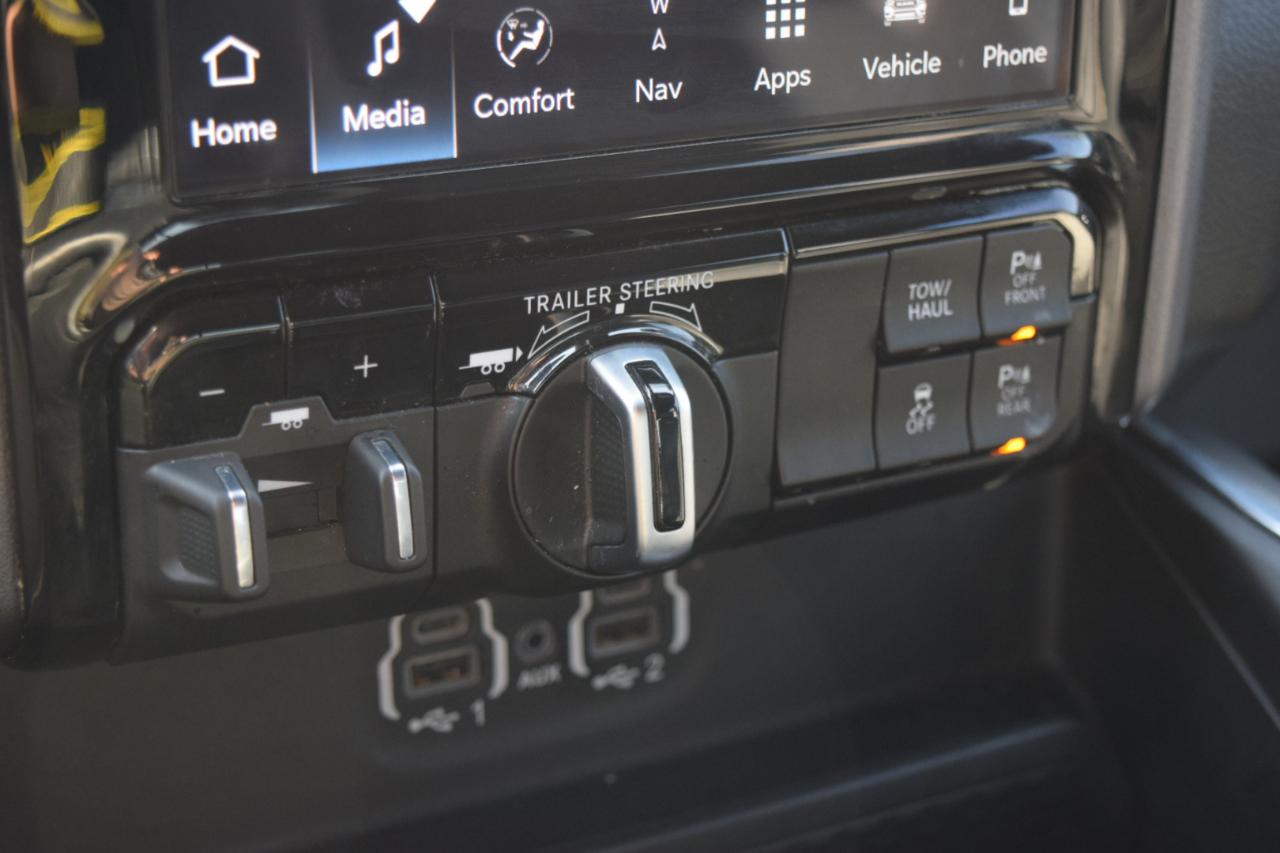 RAM 1500 Laramie 4x4 Crew Cab 5'7" Box 2023