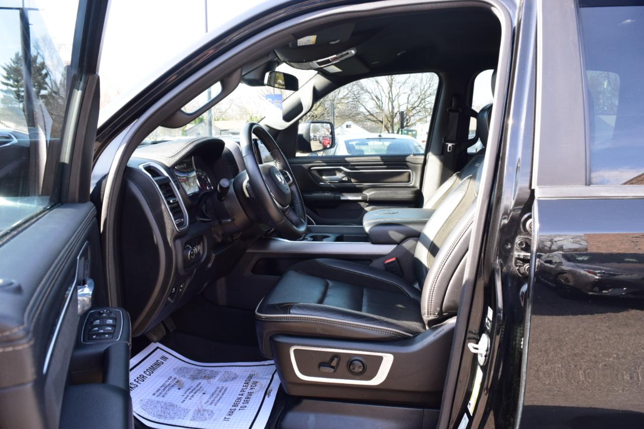 RAM 1500 Laramie 4x4 Crew Cab 5'7" Box 2023