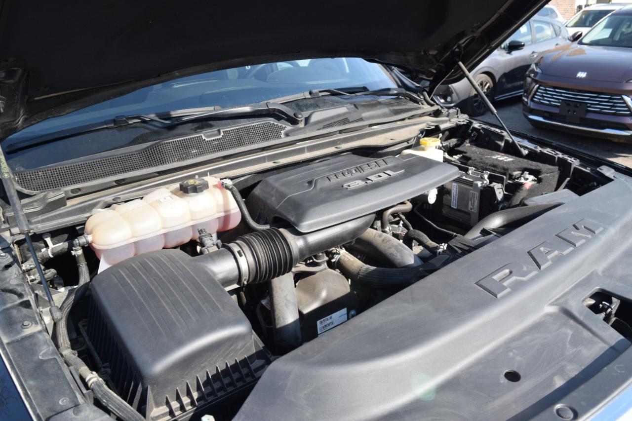 RAM 1500 Laramie 4x4 Crew Cab 5'7" Box 2023