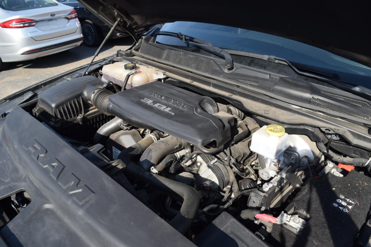 RAM 1500 Laramie 4x4 Crew Cab 5'7" Box 2023