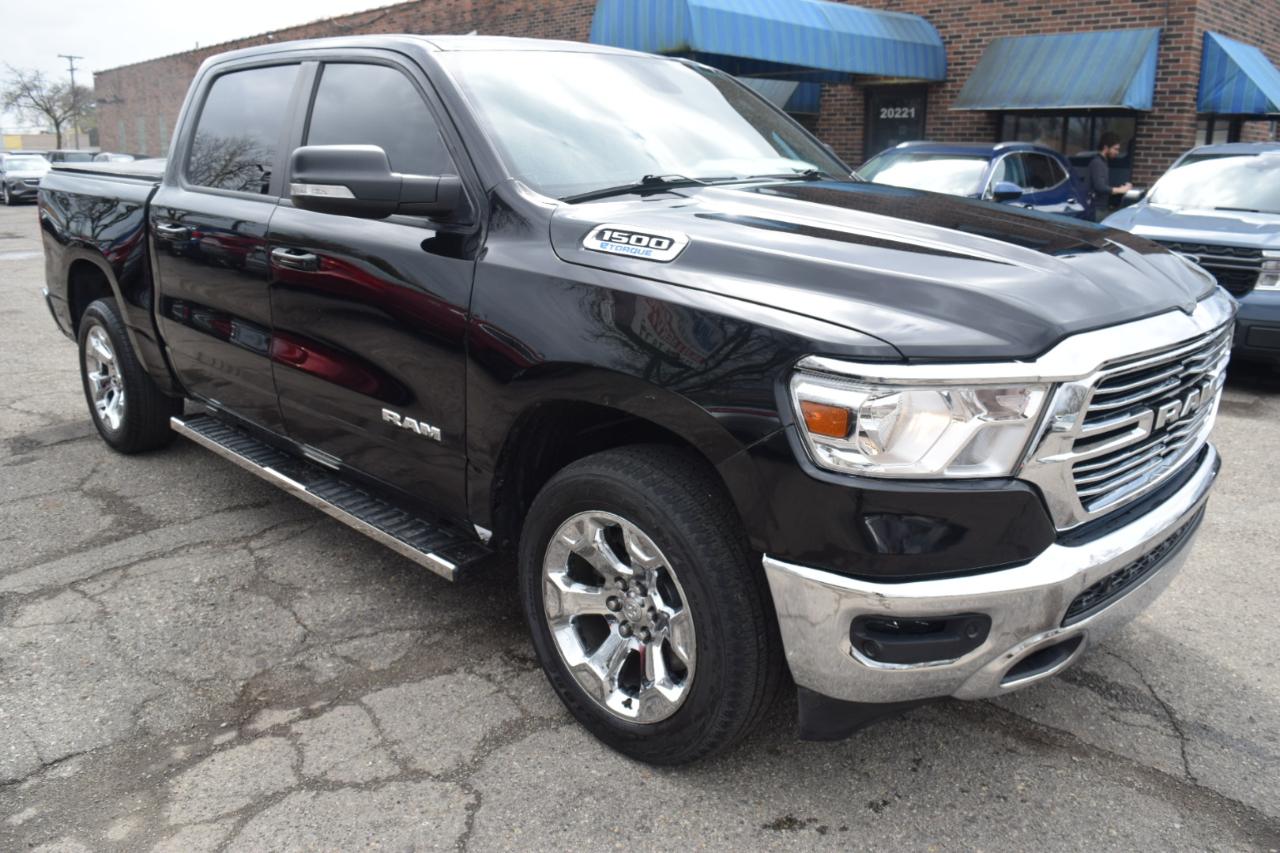 RAM 1500 Big Horn 4x4 Crew Cab 5'7" Box 2021