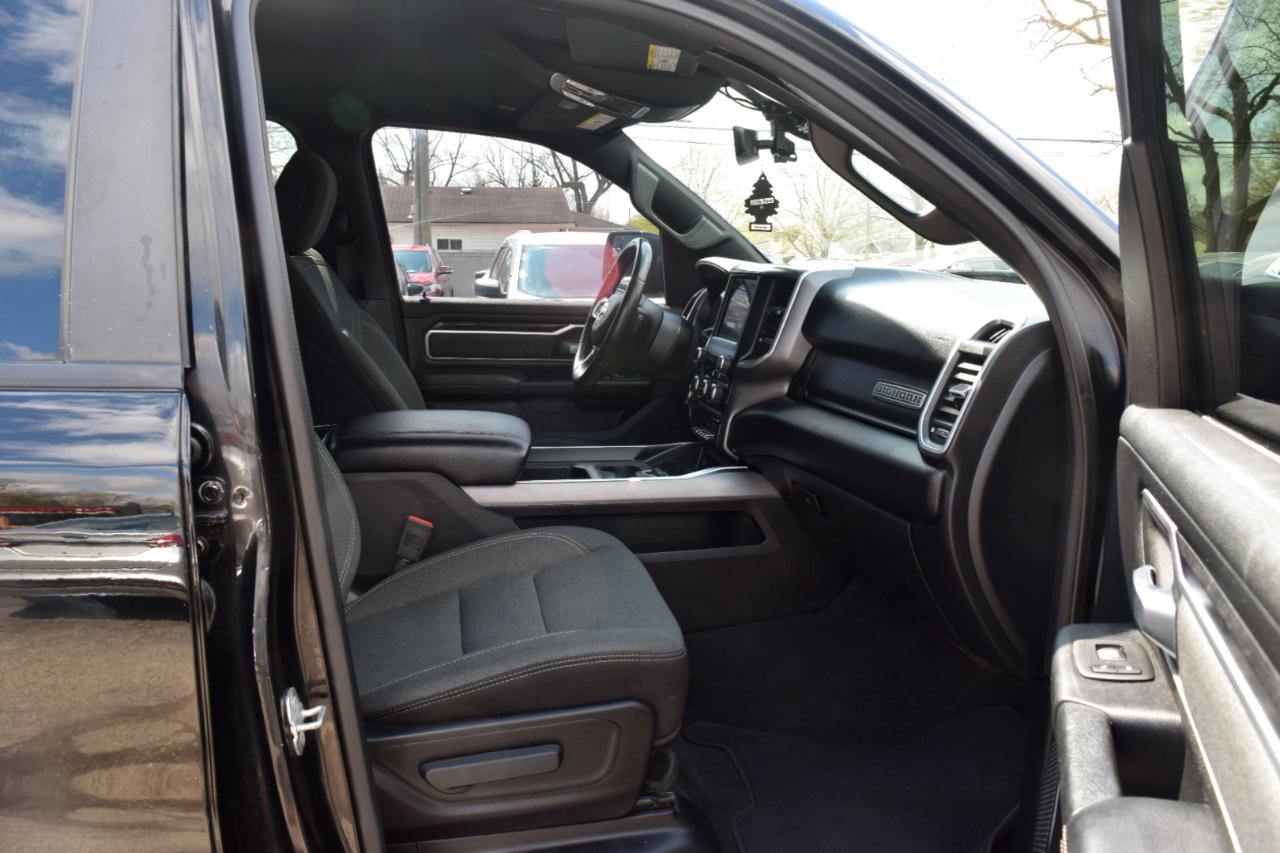 RAM 1500 Big Horn 4x4 Crew Cab 5'7" Box 2021