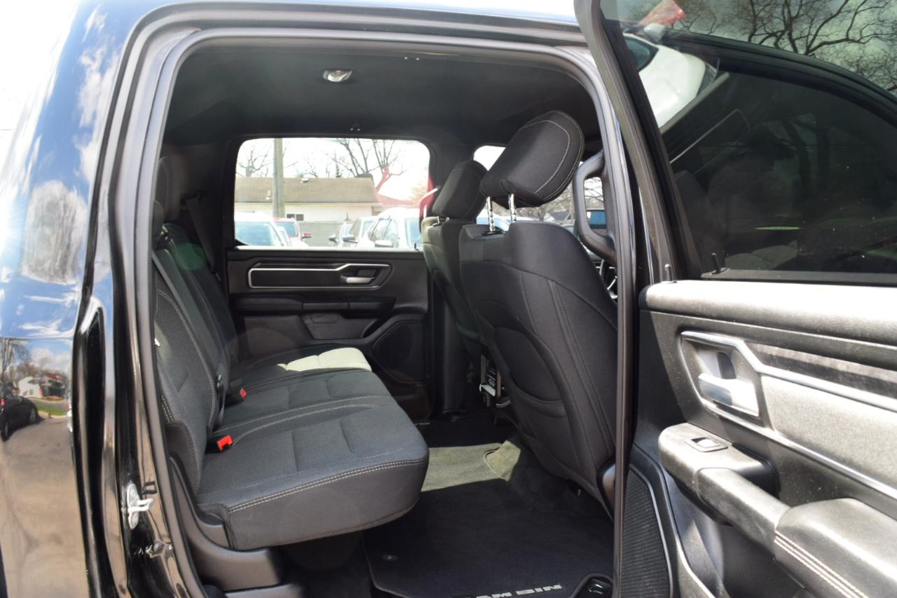 RAM 1500 Big Horn 4x4 Crew Cab 5'7" Box 2021