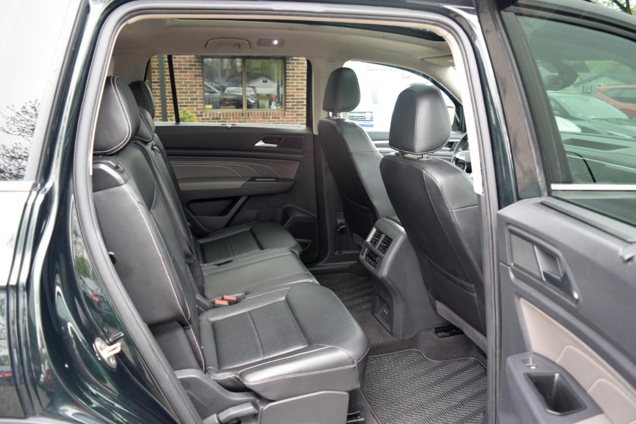 Volkswagen Atlas 3.6L V6 SE w/Technology R-Line 4MOTION 2021