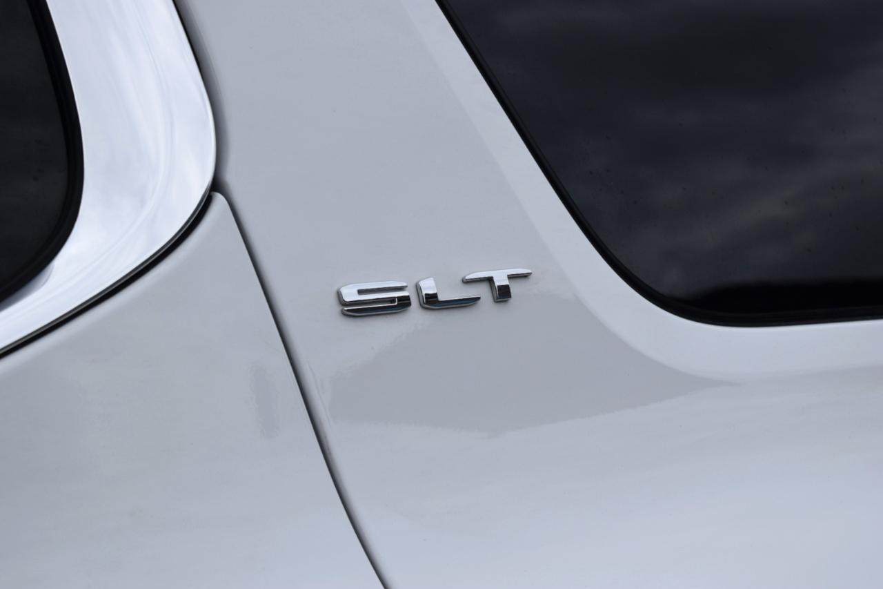 GMC Acadia FWD 4dr SLT 2021
