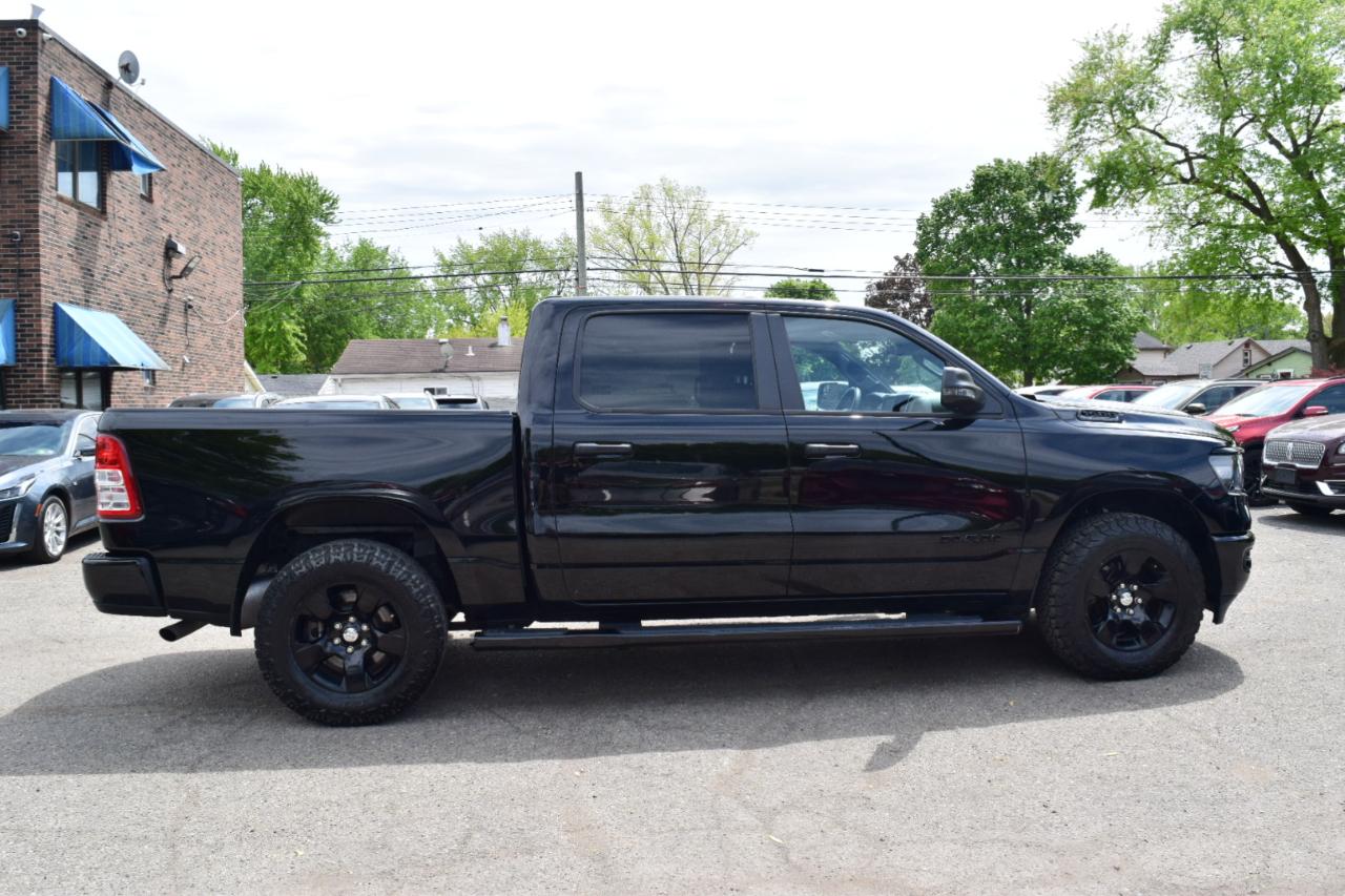 RAM 1500 Big Horn 4x4 Crew Cab 5'7" Box 2023