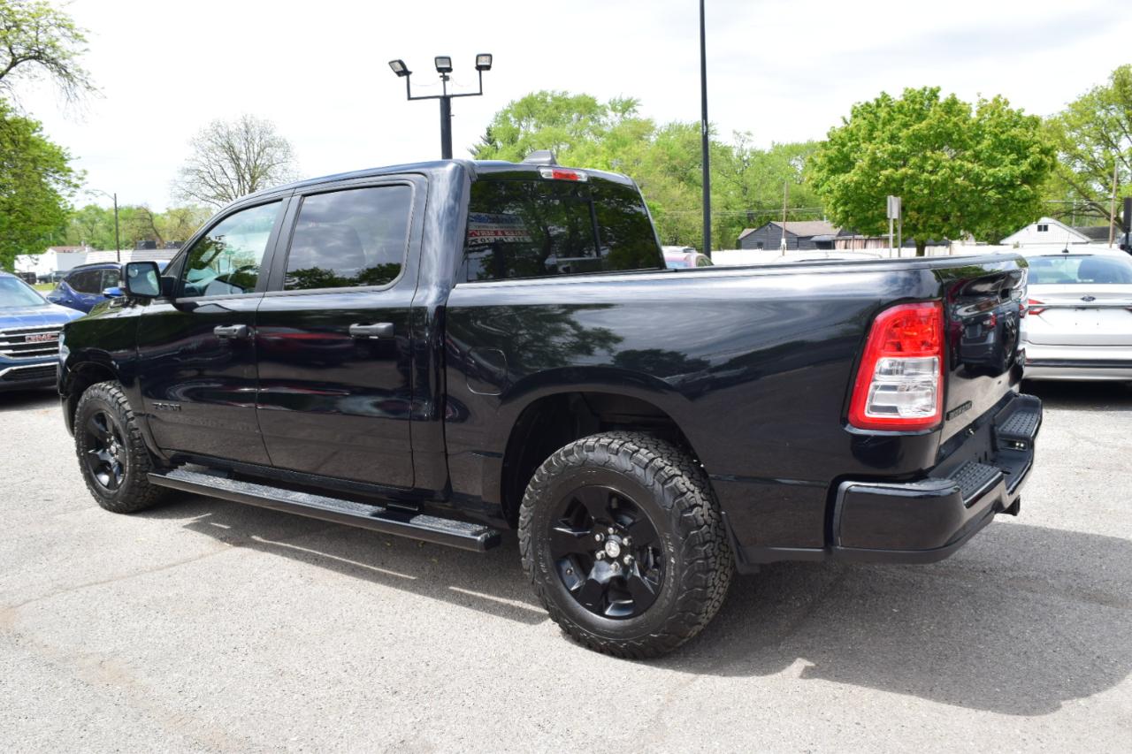 RAM 1500 Big Horn 4x4 Crew Cab 5'7" Box 2023