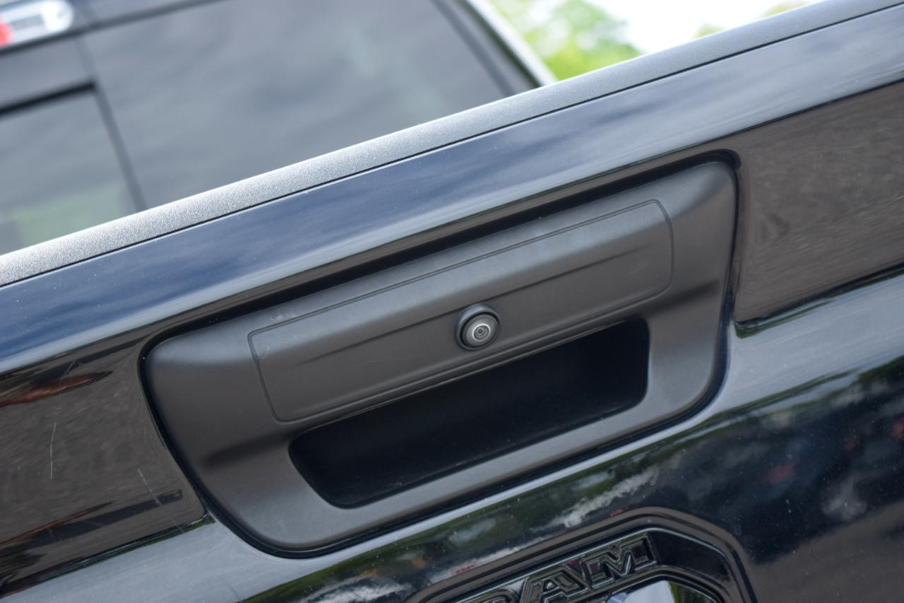 RAM 1500 Big Horn 4x4 Crew Cab 5'7" Box 2023