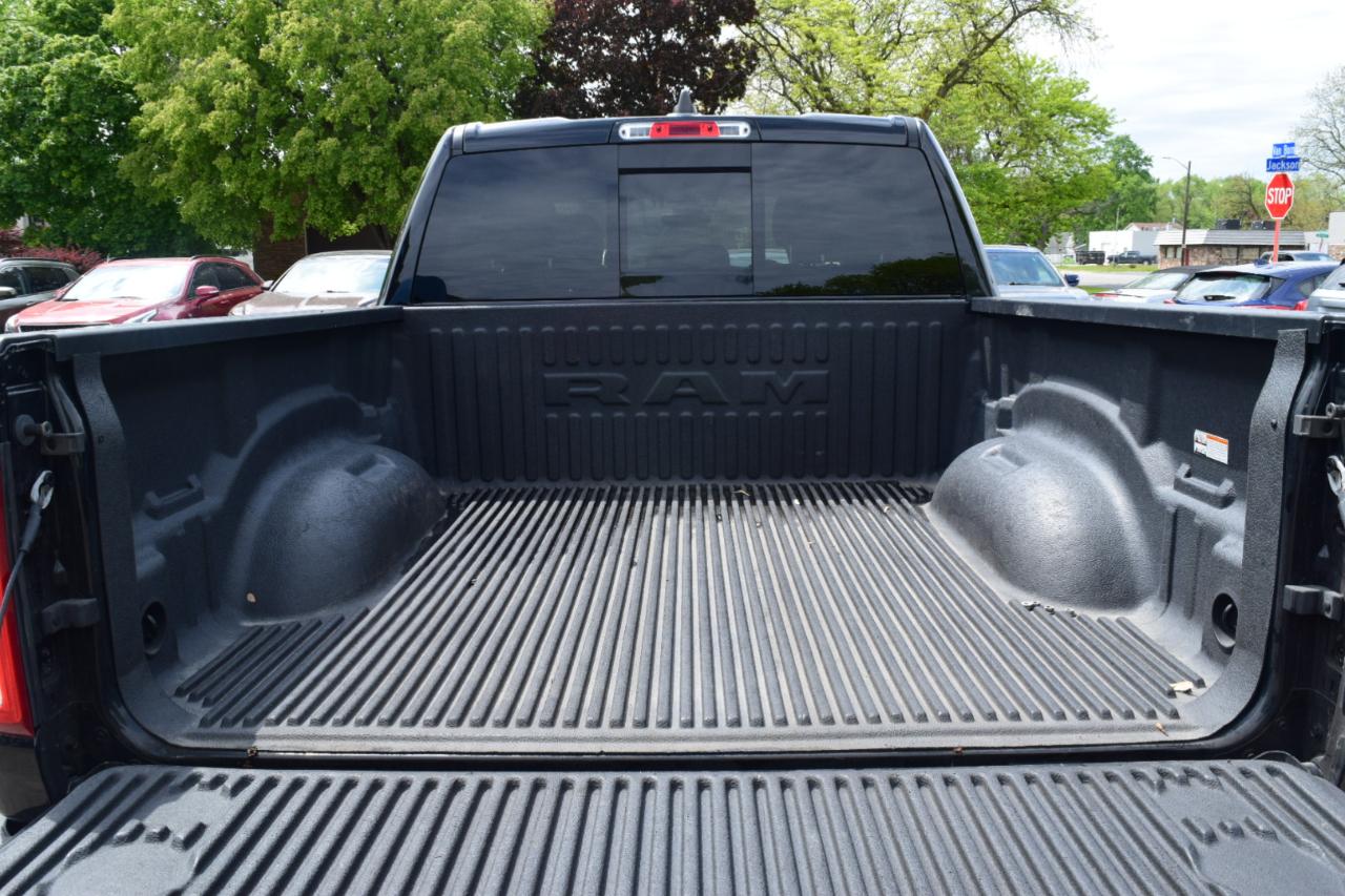 RAM 1500 Big Horn 4x4 Crew Cab 5'7" Box 2023