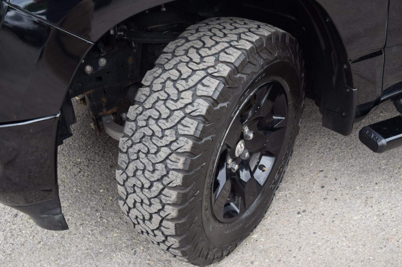RAM 1500 Big Horn 4x4 Crew Cab 5'7" Box 2023