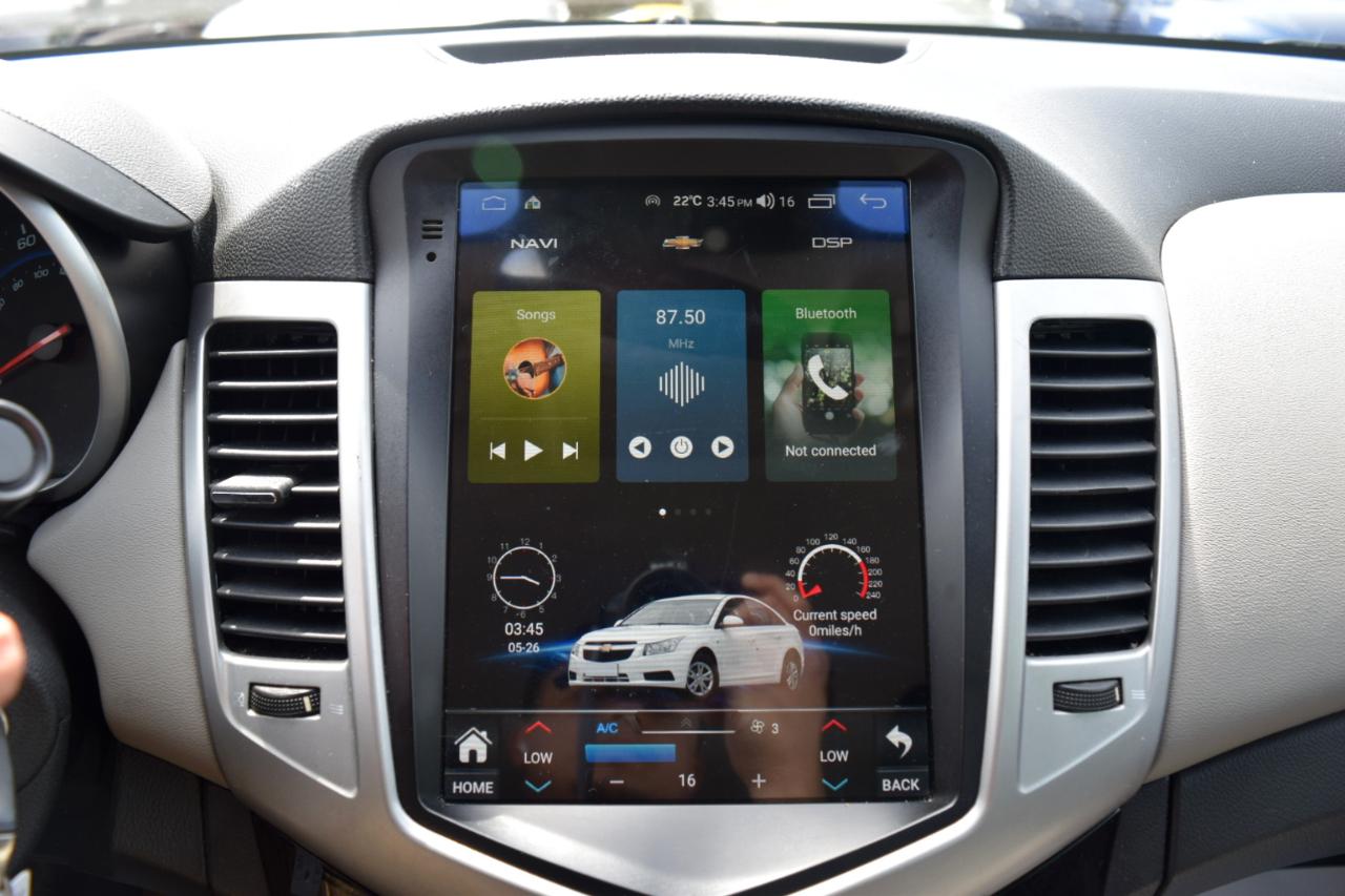 Chevrolet Cruze  2012
