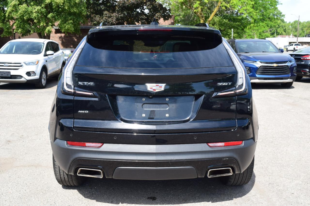 Cadillac XT4  2021