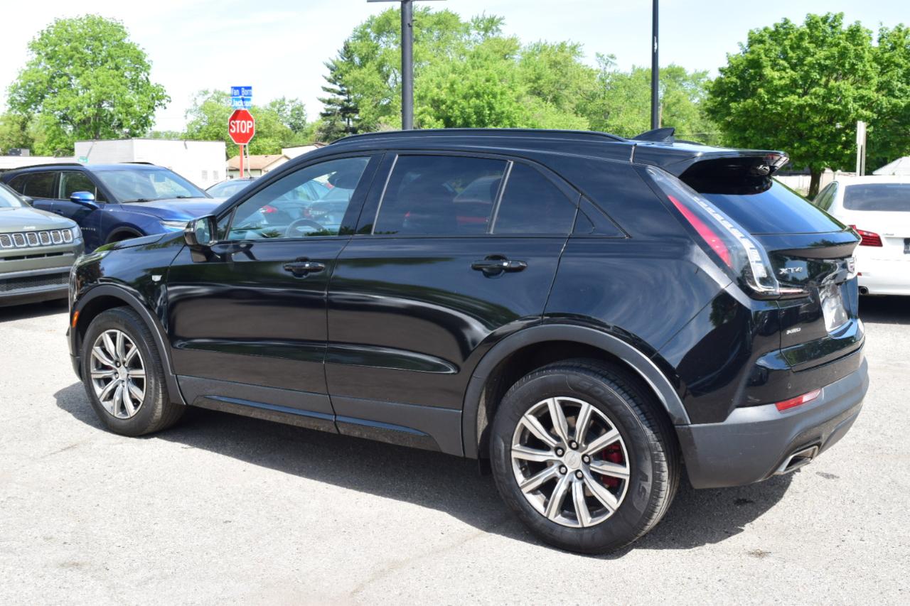 Cadillac XT4  2021