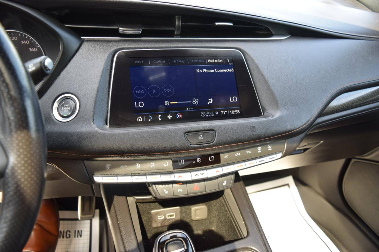 Cadillac XT4  2021
